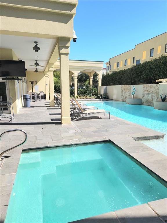 1205 ST CHARLES Avenue 317