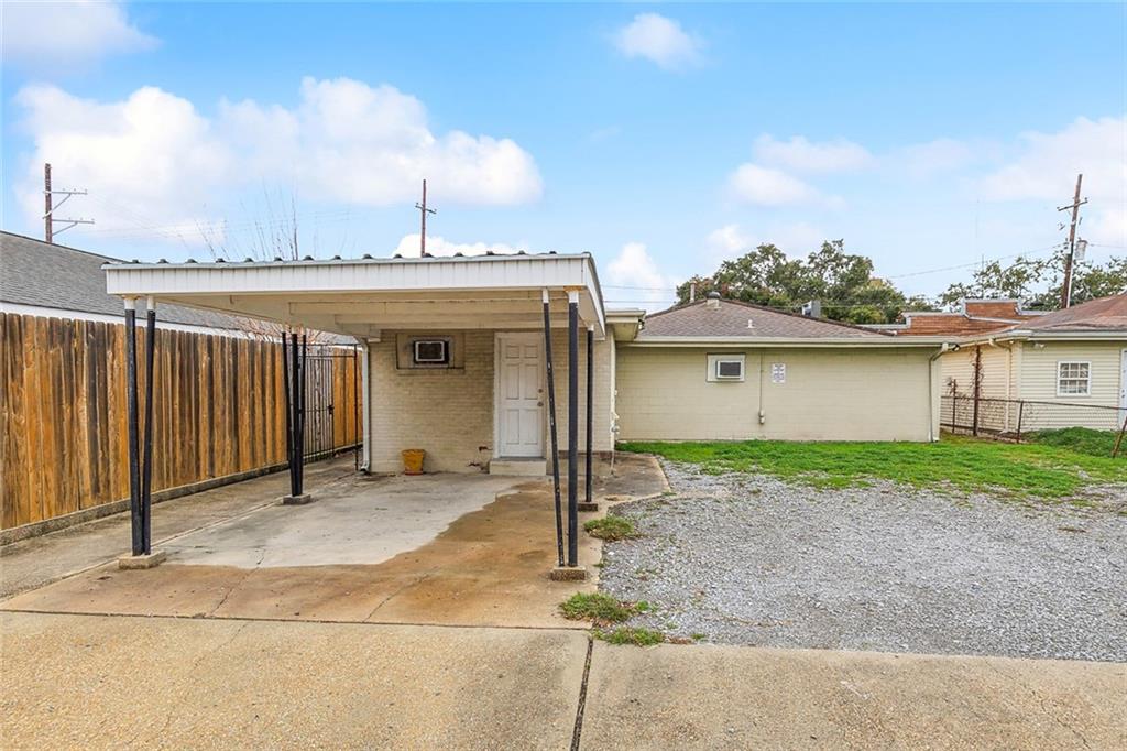 318 W JUDGE PEREZ Drive