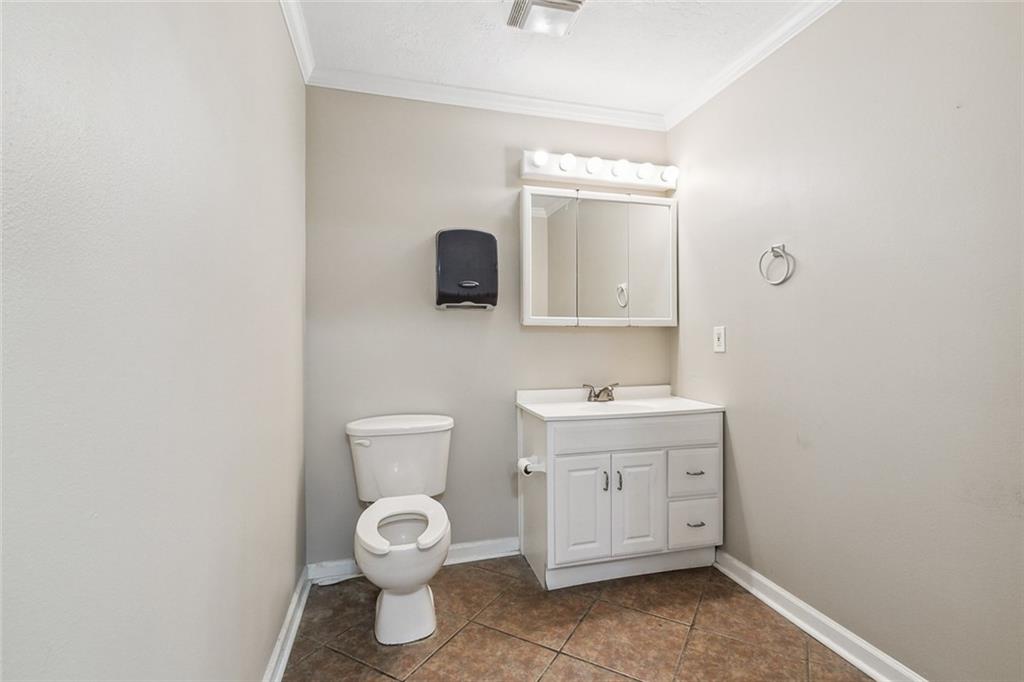 318 W JUDGE PEREZ Drive