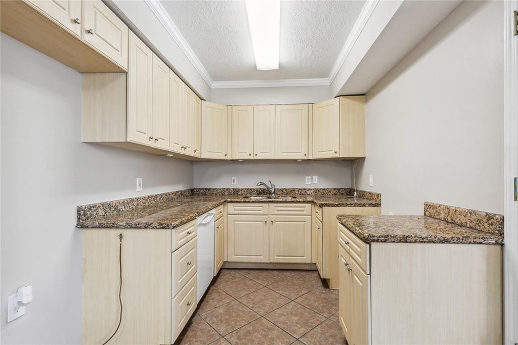 318 W JUDGE PEREZ Drive