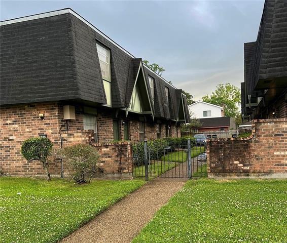 4459 WOODLAND Drive B