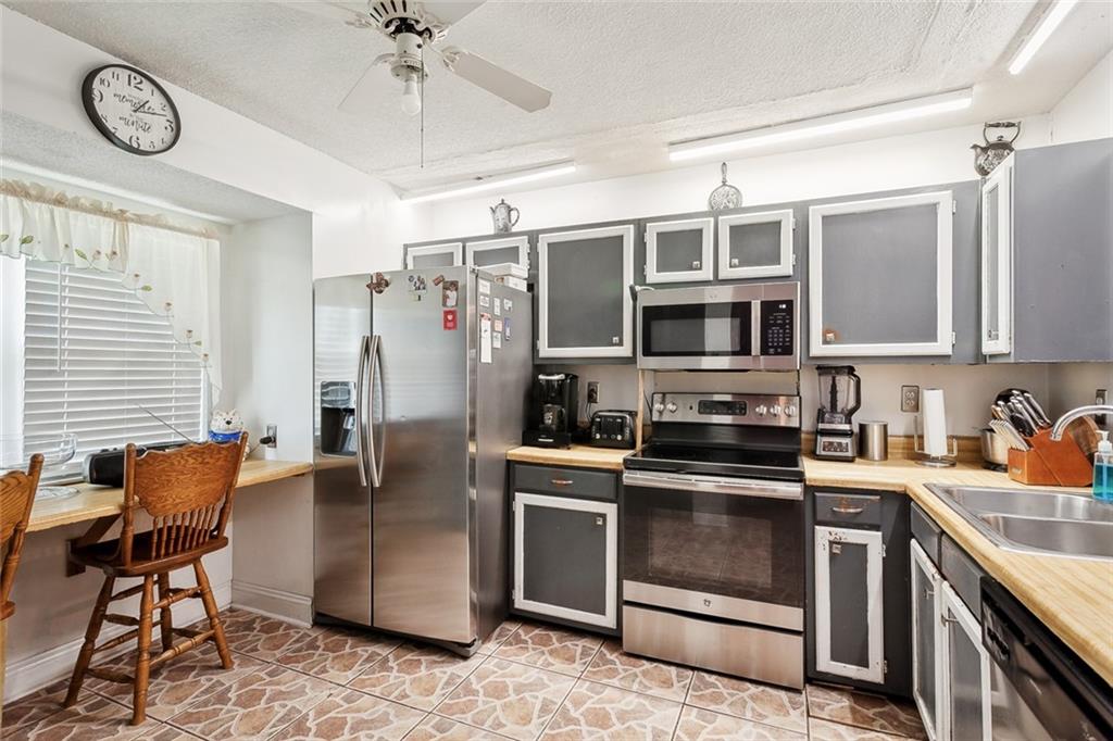 1828 TIMBERLANE ESTATE Drive