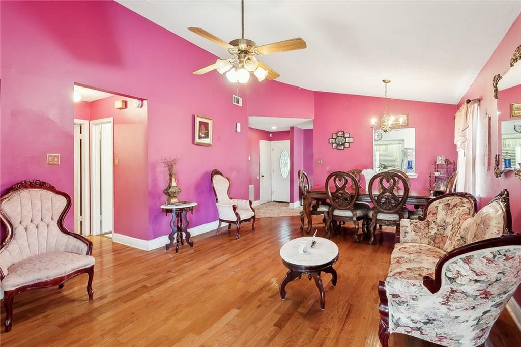 1828 TIMBERLANE ESTATE Drive