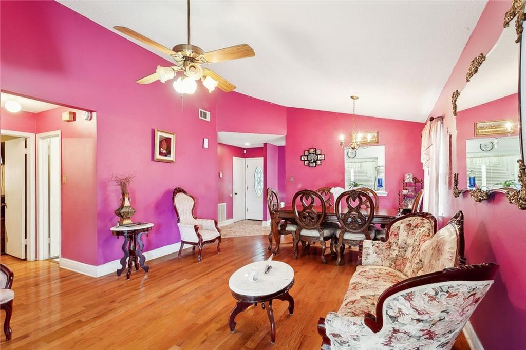 1828 TIMBERLANE ESTATE Drive