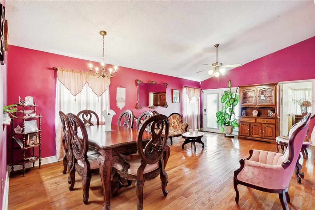 1828 TIMBERLANE ESTATE Drive