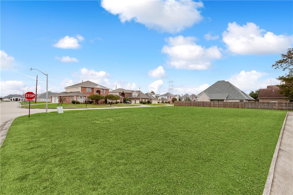 1701 HEATHERWOOD Drive