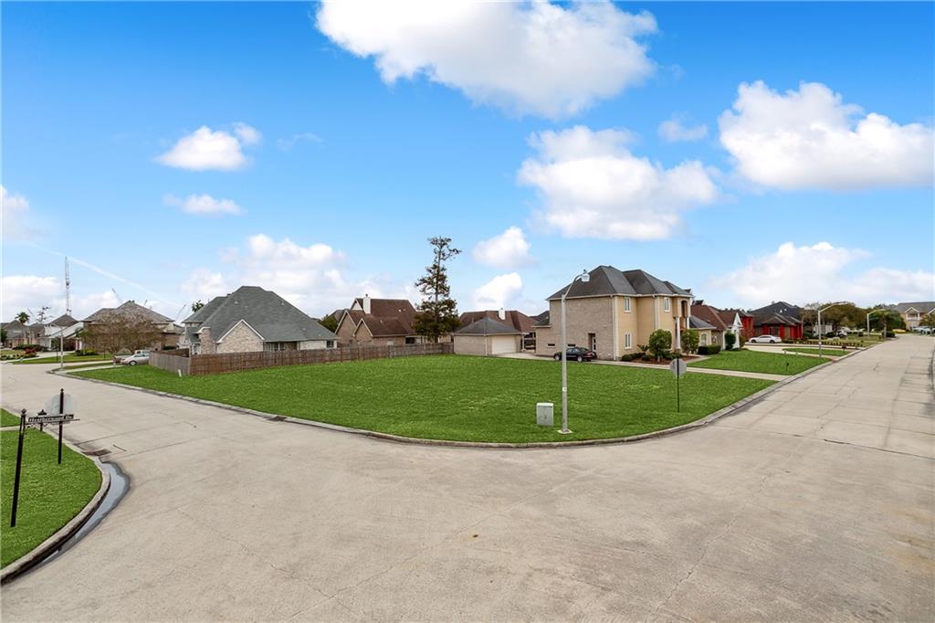 1701 HEATHERWOOD Drive