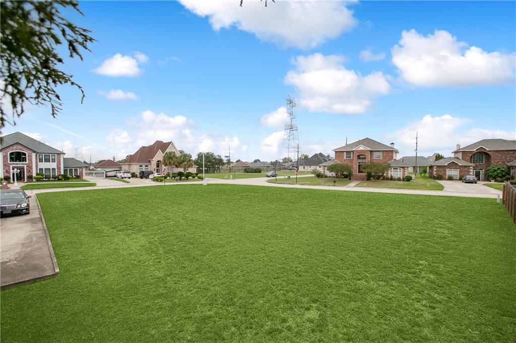 1701 HEATHERWOOD Drive