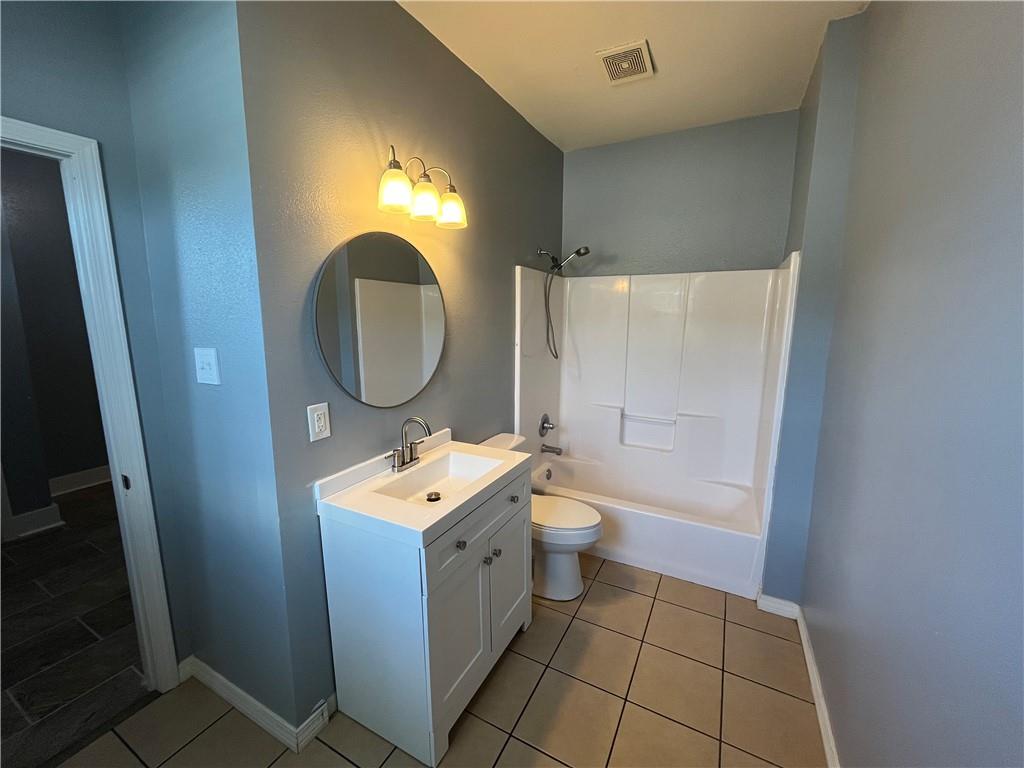 1534 N DERBIGNY Street