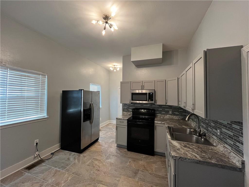 1534 N DERBIGNY Street