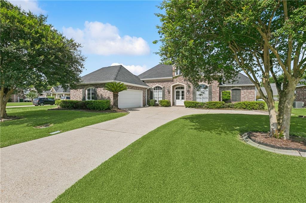 108 PARKVIEW Drive East