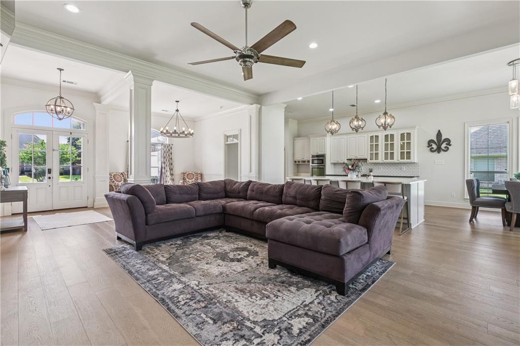 108 PARKVIEW Drive East