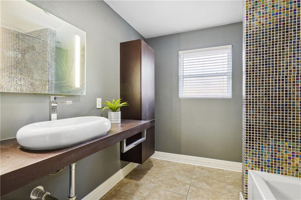 6752 FLEUR DE LIS Drive
