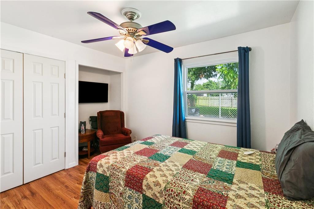 1918 FARMINGTON Place