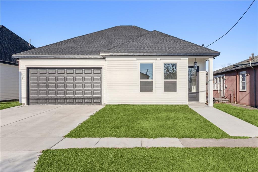 718 WEST Drive