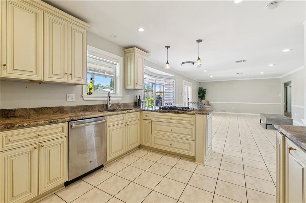 2544 CEDARLAWN Drive