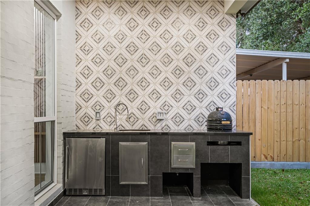 949 HOMESTEAD Avenue