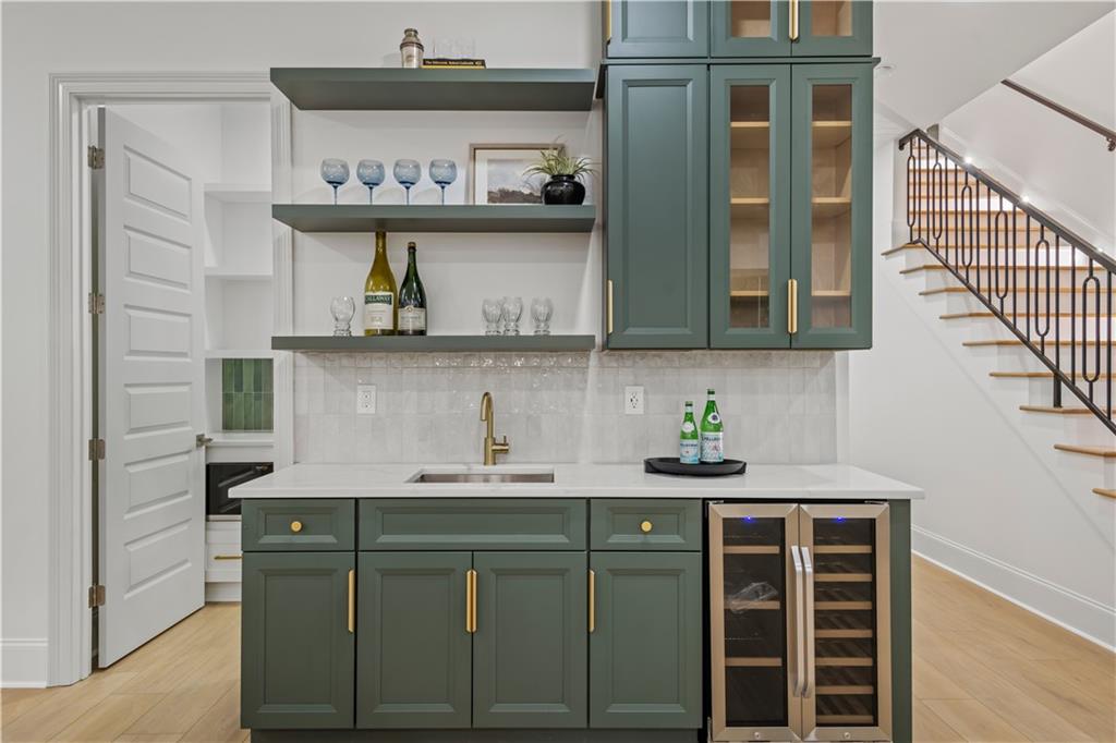 949 HOMESTEAD Avenue