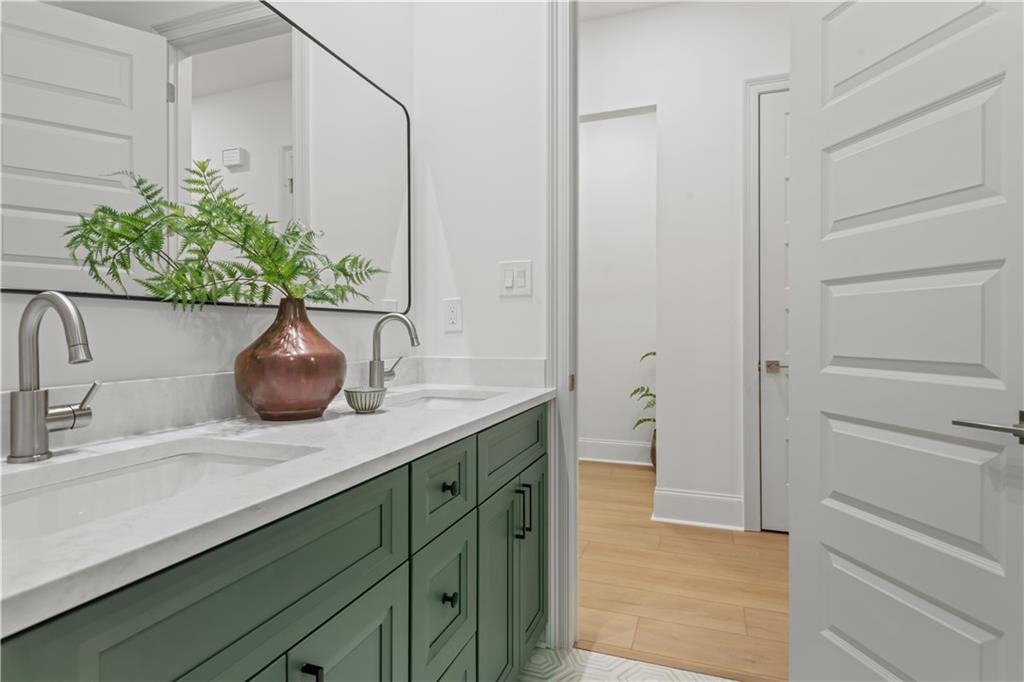 949 HOMESTEAD Avenue