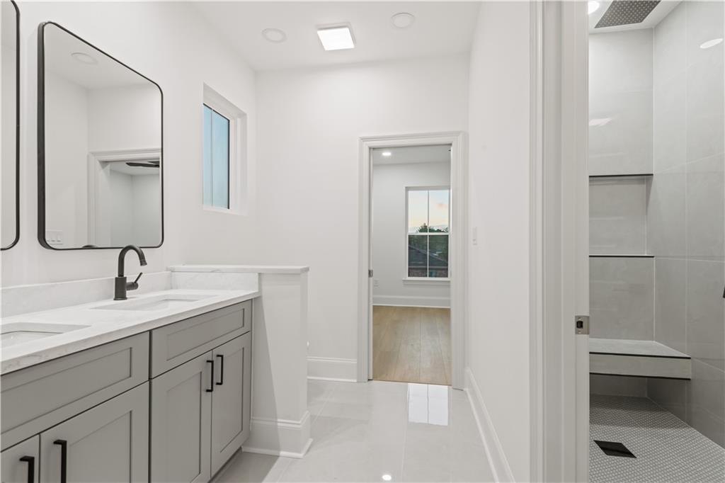 949 HOMESTEAD Avenue