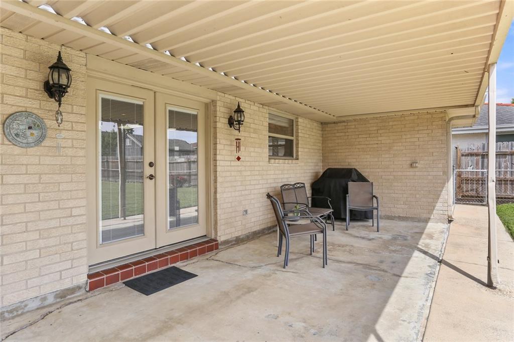 4816 NEWLANDS Street