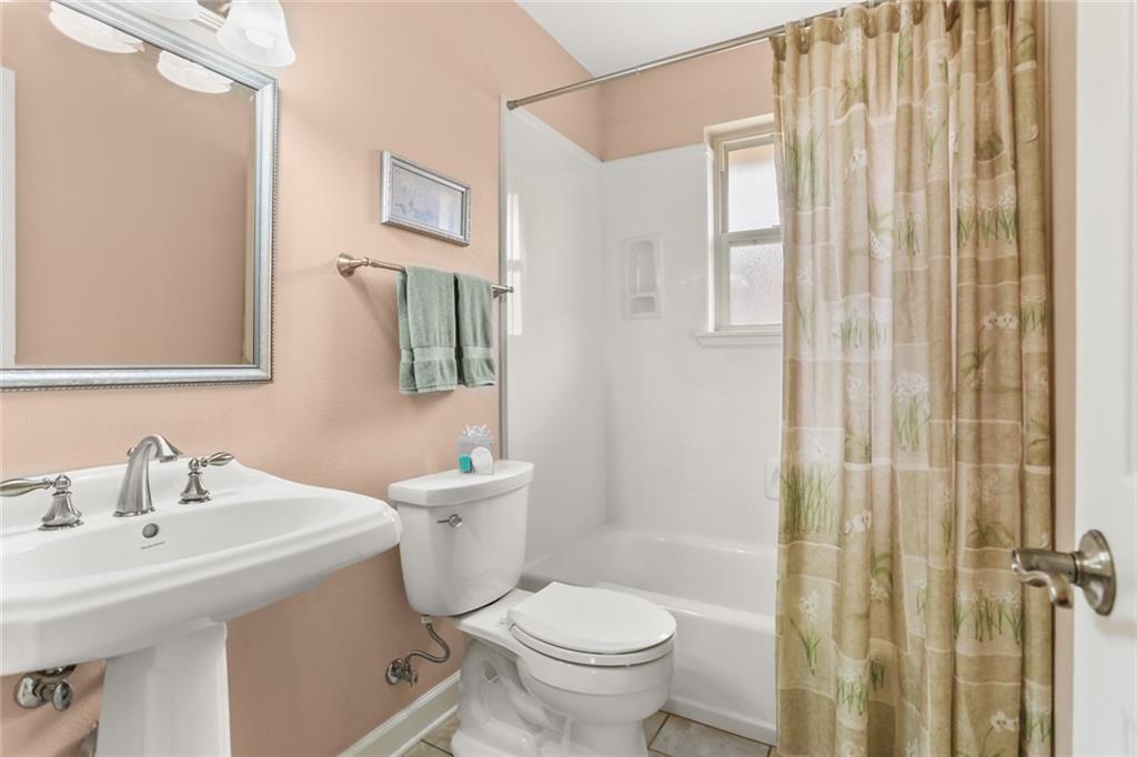 4816 NEWLANDS Street