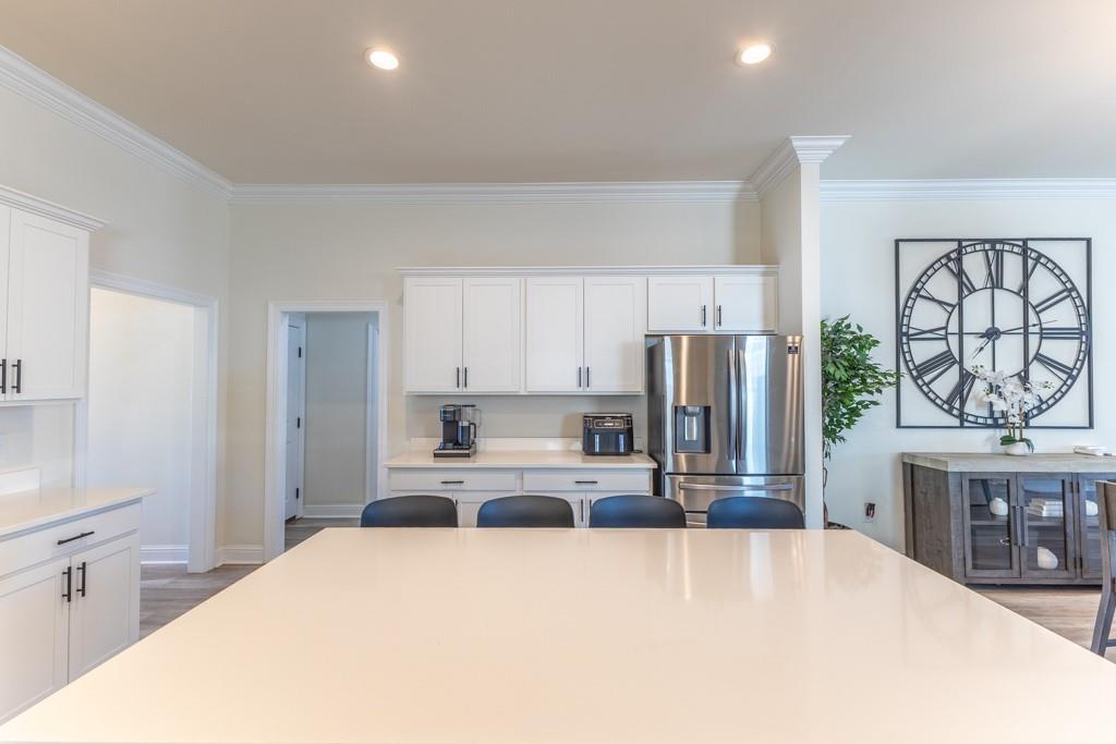 676 RIDGEFIELD Drive