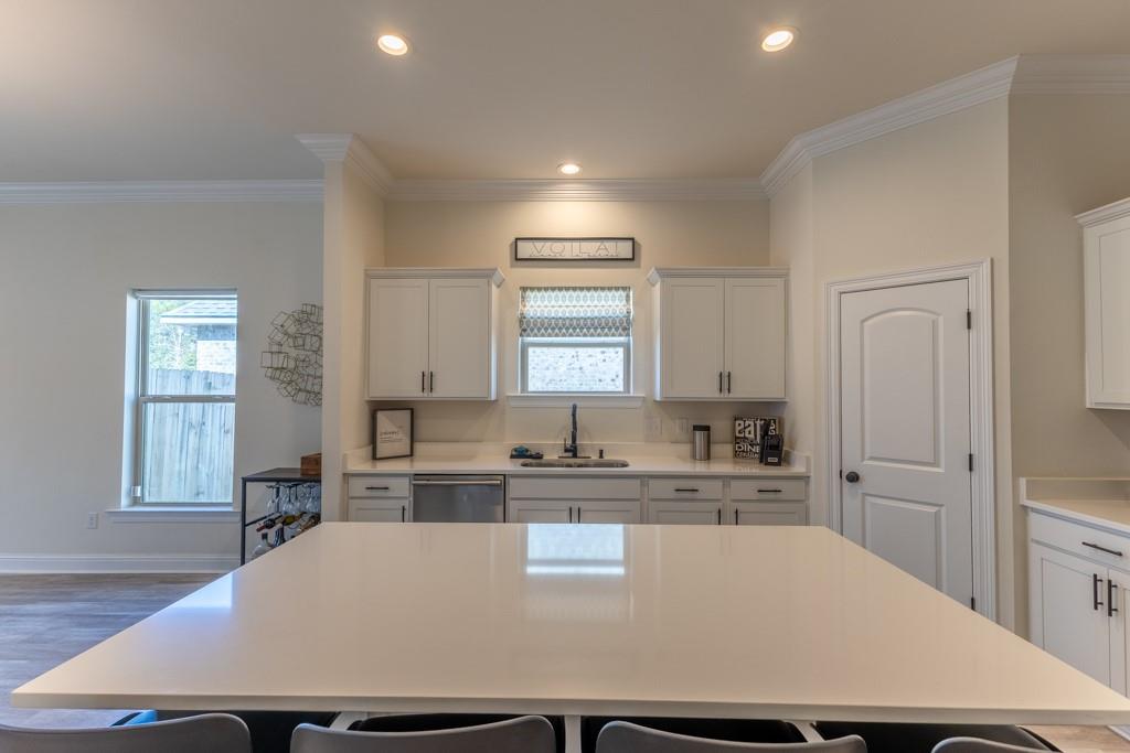 676 RIDGEFIELD Drive