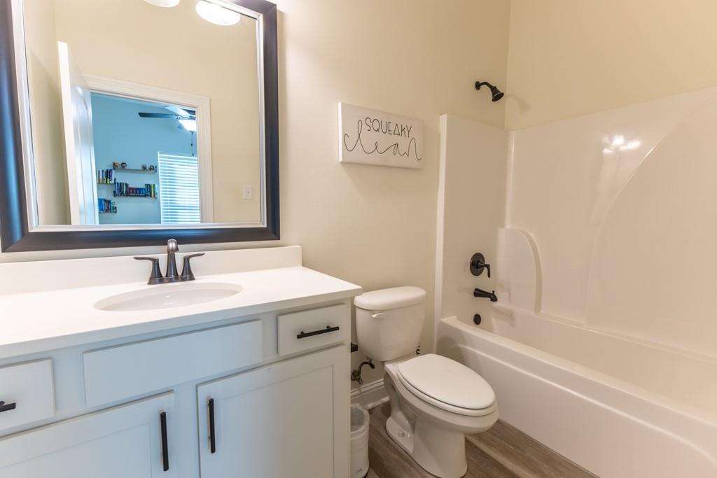 676 RIDGEFIELD Drive