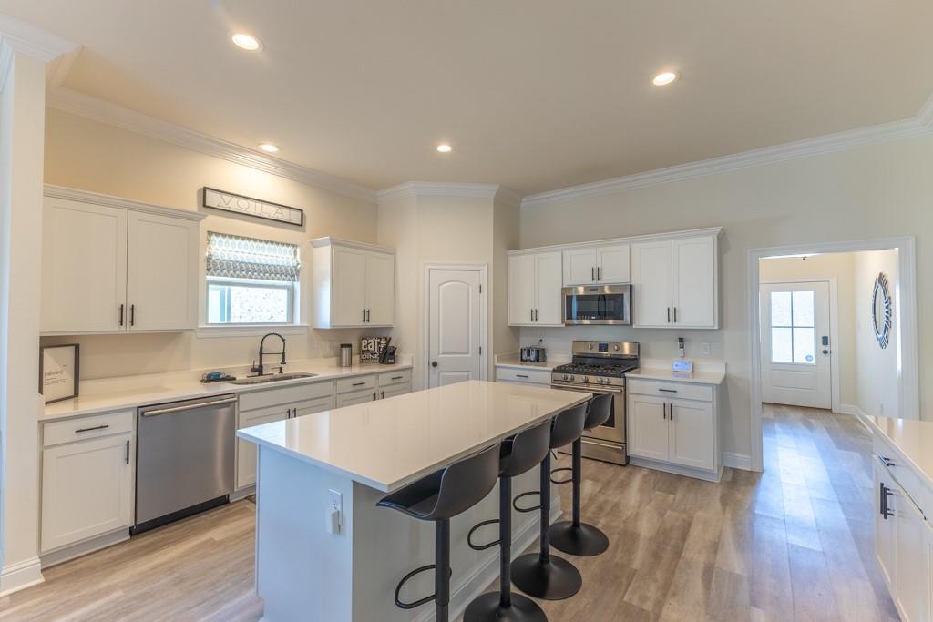 676 RIDGEFIELD Drive