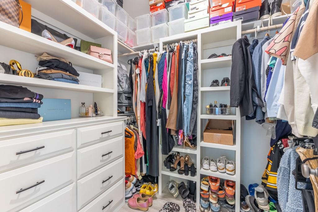 676 RIDGEFIELD Drive