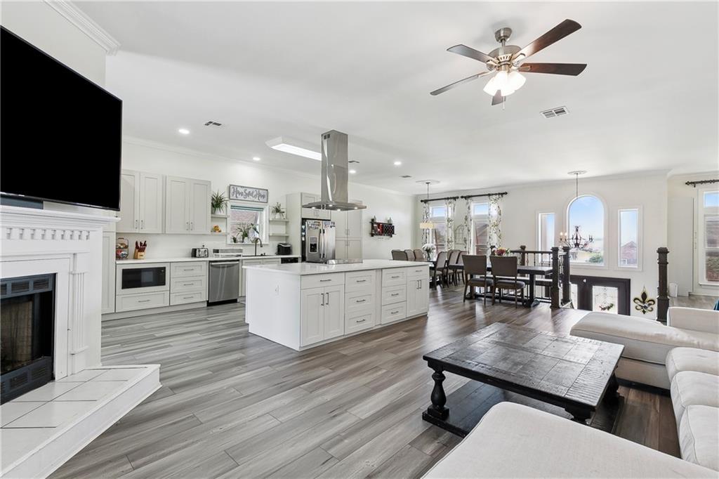 3740 LAKE LYNN Drive