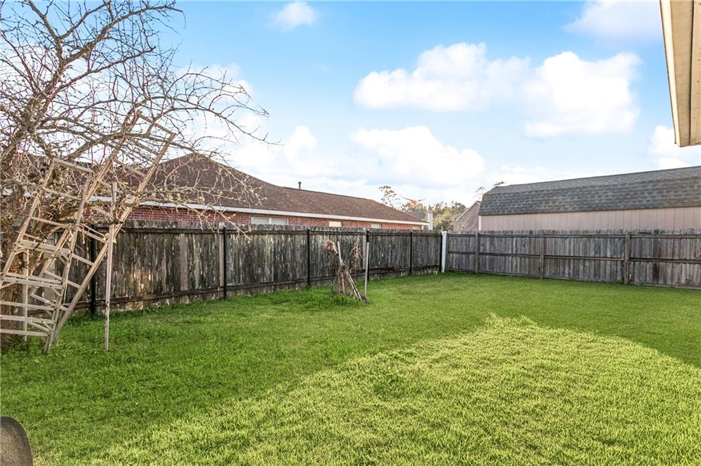 1033 MADELINE Lane