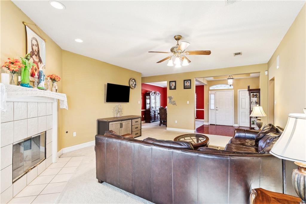 1033 MADELINE Lane