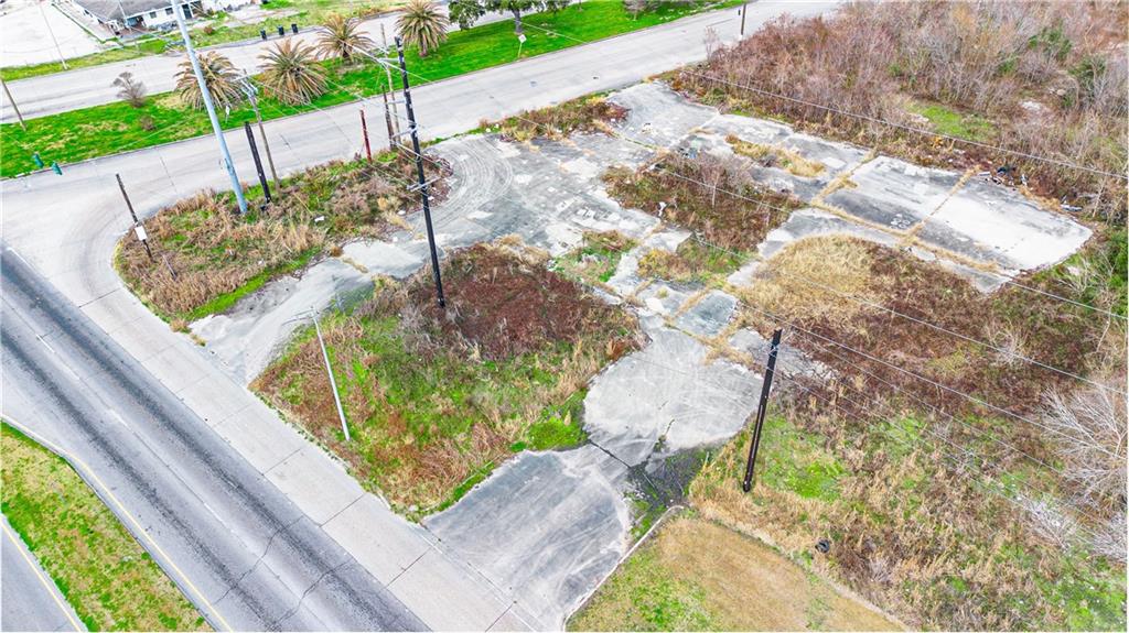 11839 CHEF MENTEUR Highway