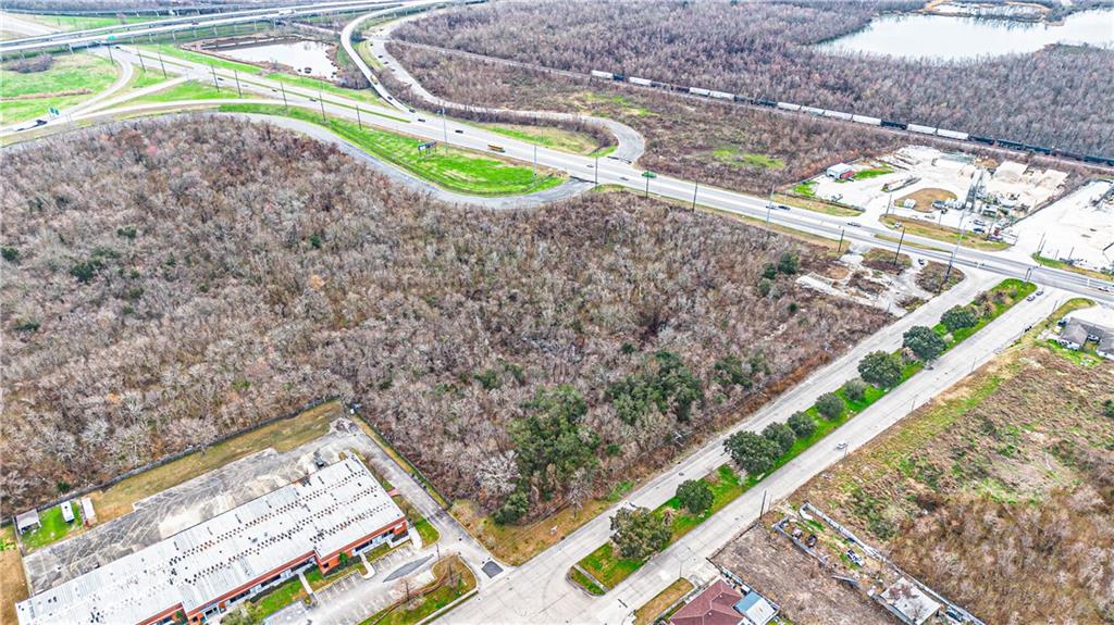 11839 CHEF MENTEUR Highway