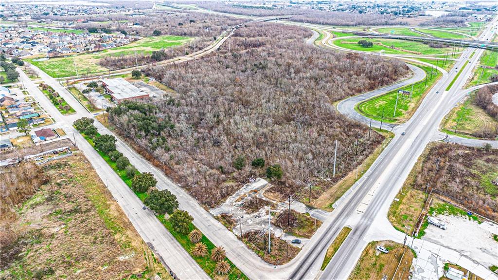 11839 CHEF MENTEUR Highway