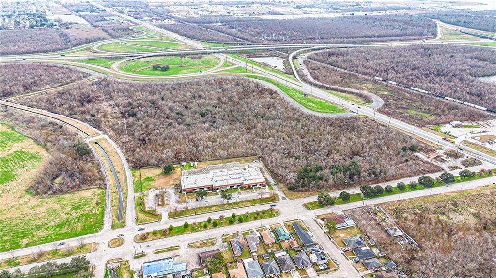 11839 CHEF MENTEUR Highway