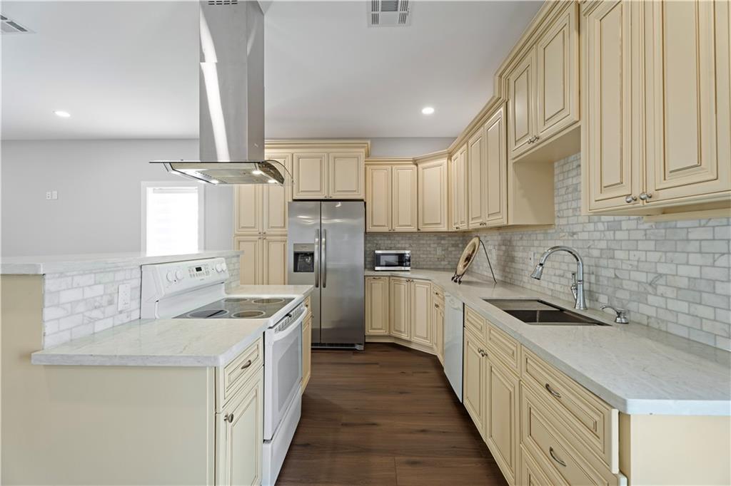 1701 8TH Street