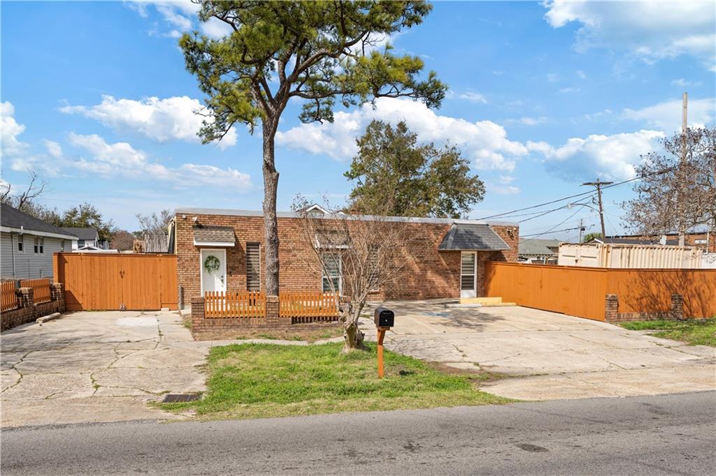 1701 8TH Street