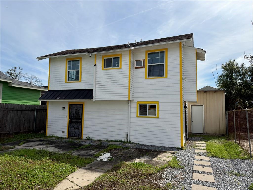 1724 PAUL MORPHY Street