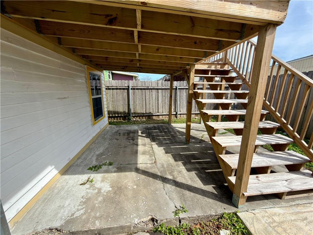 1724 PAUL MORPHY Street