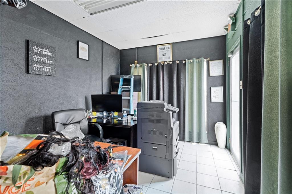 4211 WESTBANK EXPY Highway