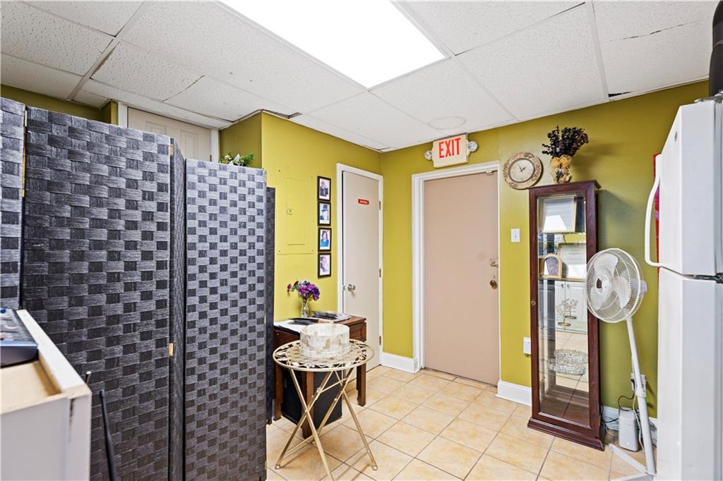 4211 WESTBANK EXPY Highway