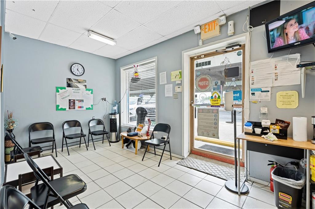 4211 WESTBANK EXPY Highway