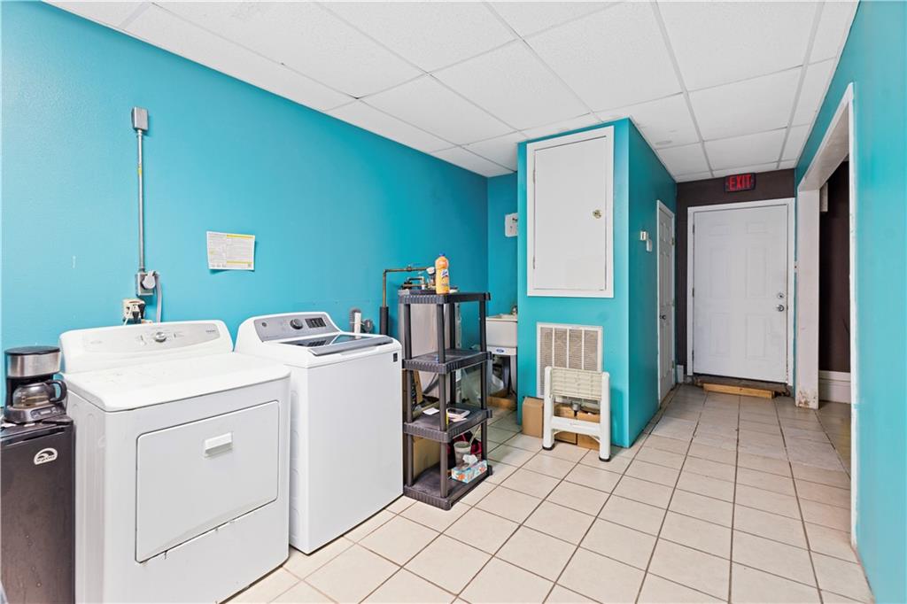 4211 WESTBANK EXPY Highway