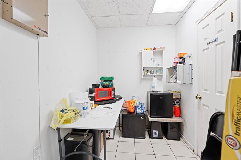 4211 WESTBANK EXPY Highway