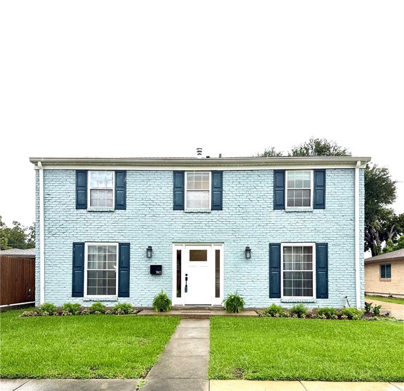 760 GLOUSTER Place