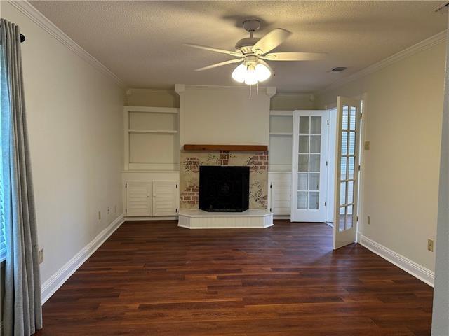 916 MARTIN BEHRMAN Walk