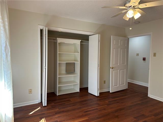 916 MARTIN BEHRMAN Walk